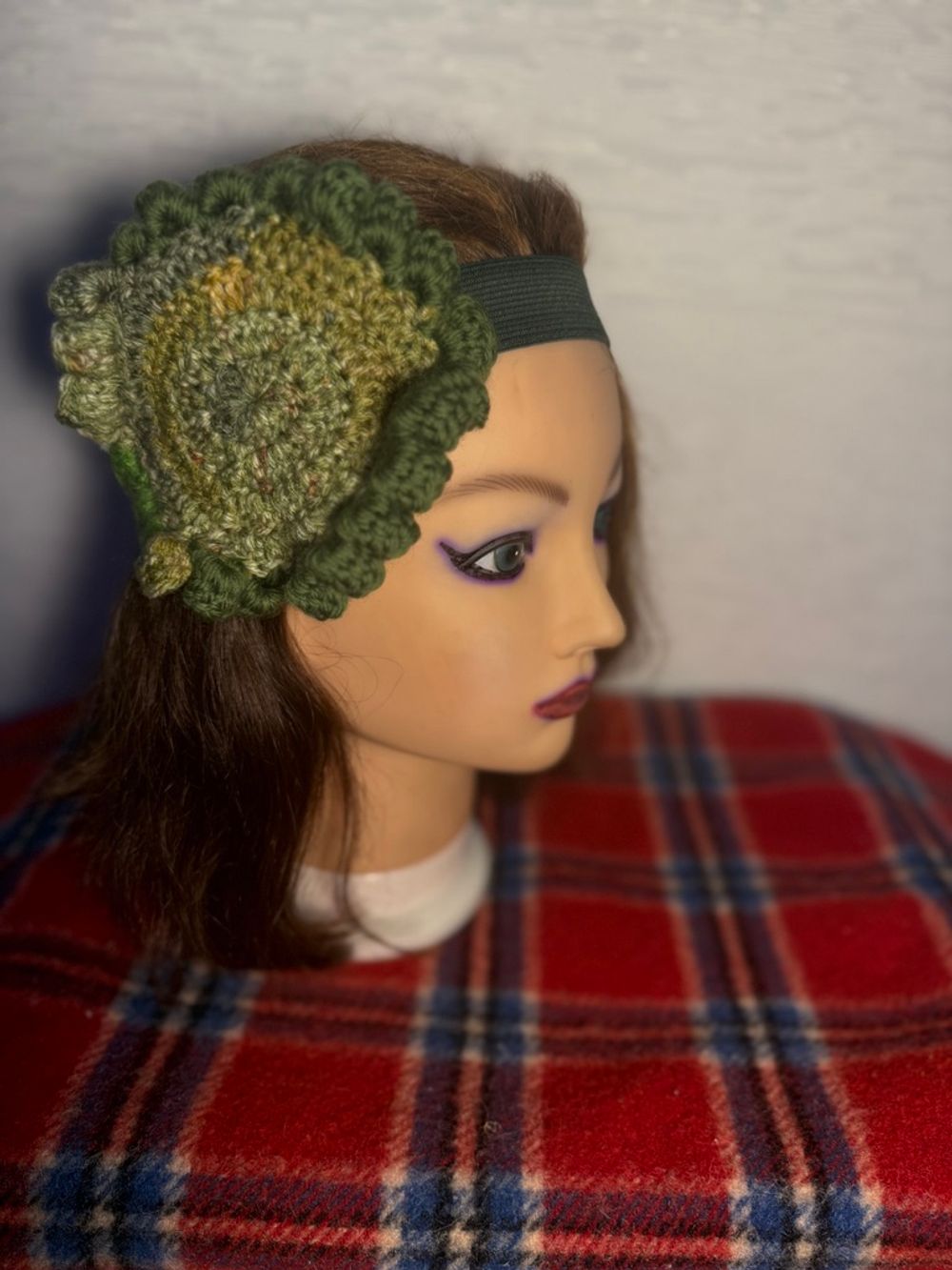 Green Elastic Headband with Variegated Green Flower